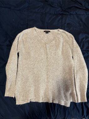 Tahari Neutral Cream V-Neck Ribbed Knit Sweater